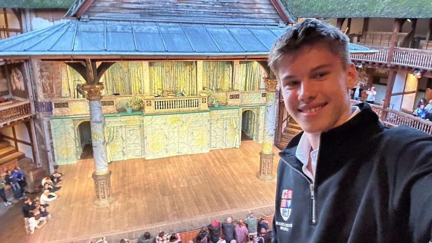 Elevul Patric, din Iași, cucerește Londra la 15 ani. AUR la LAMDA!