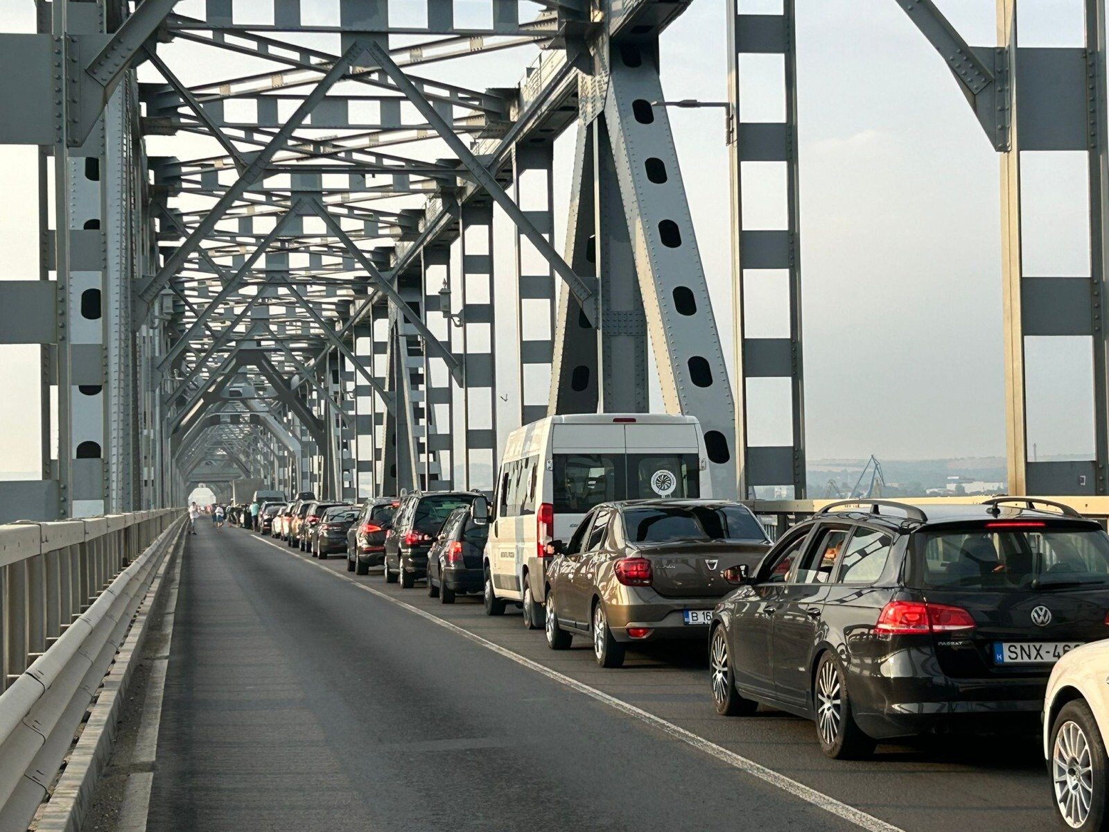 Trafic liber pe podul Giurgiu până marți dimineață