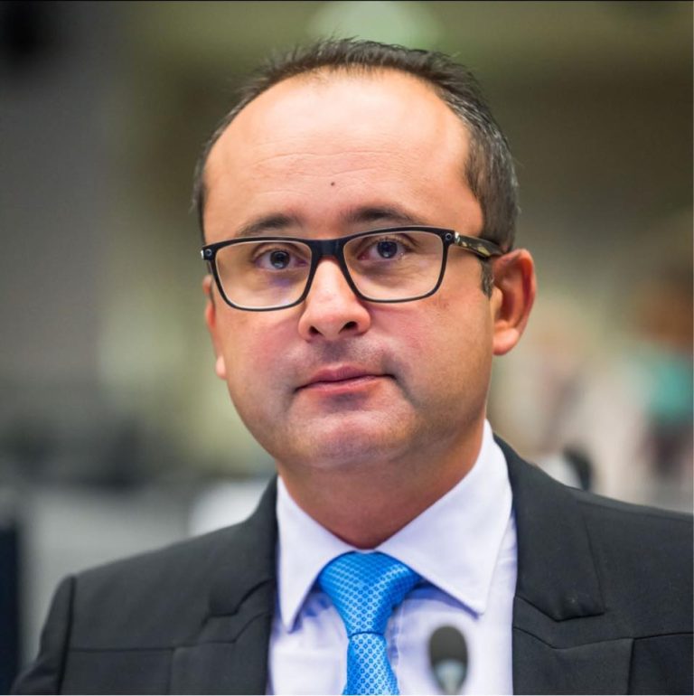 Prețul energiei explodează în orele de vârf: Românii, afectați direct