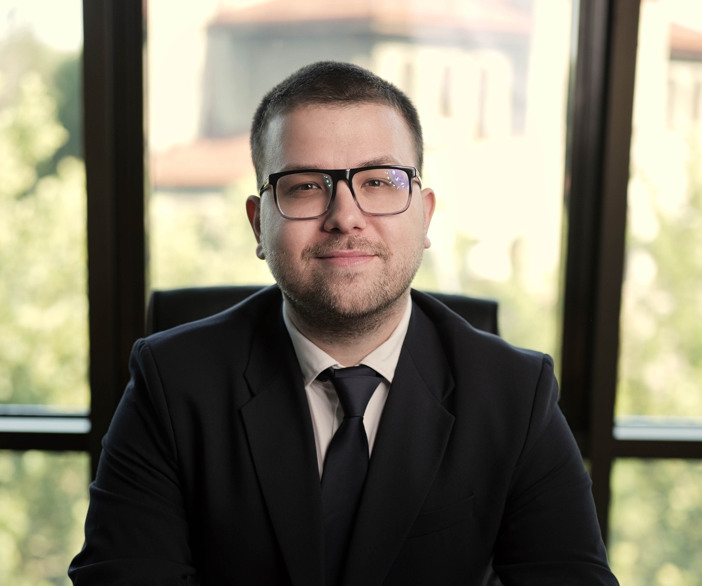 Aurul, refugiu sigur în vremuri de criză? Cum analizează experții pentru România