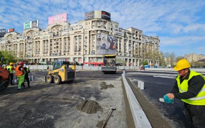 Se ridică restricțiile la Unirii: Muncitorii refac zona Hanului lui Manuc