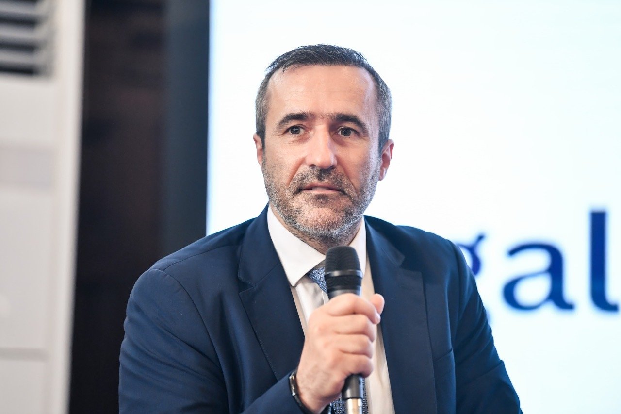 Statul curăță piața de muncă străină: Patronatele prevăd moartea afacerilor