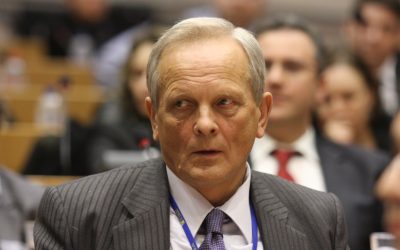 Theodor Stolojan: „O țară care își dă cu stângul în dreptul. Costul nu va fi plătit de domnii cu cutii de pantofi pline de euro”