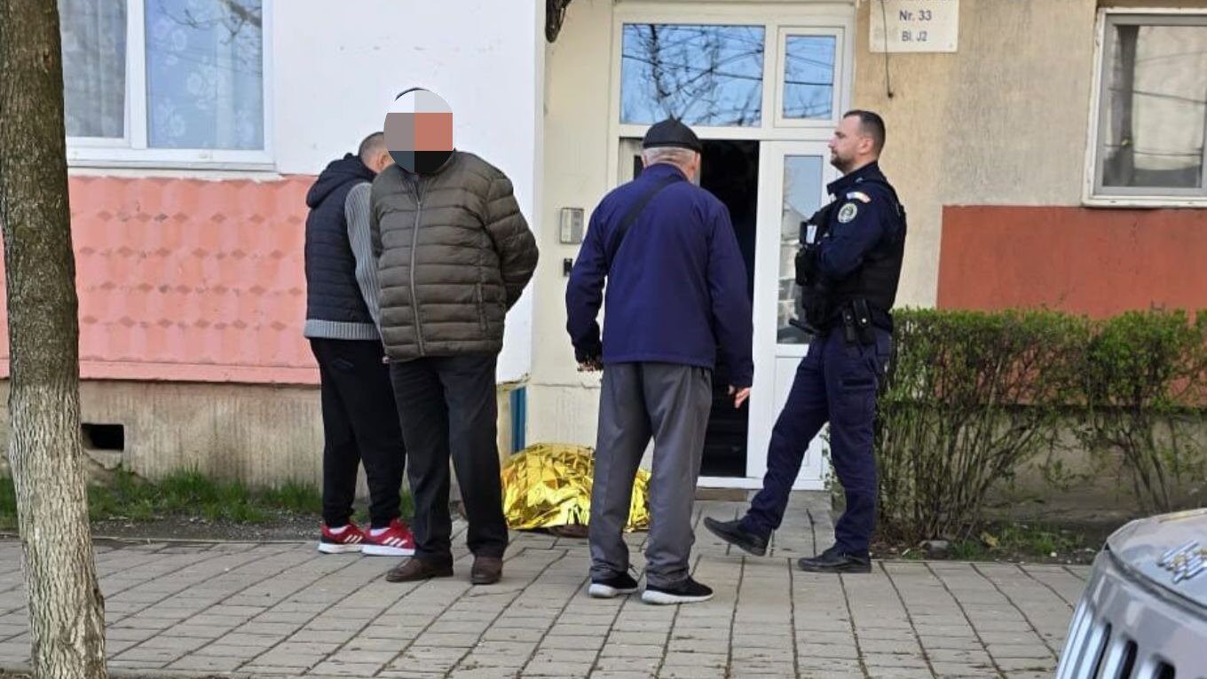 Tragedie la Iași: Un bătrân de 74 de ani a murit după o căzătură pe scări