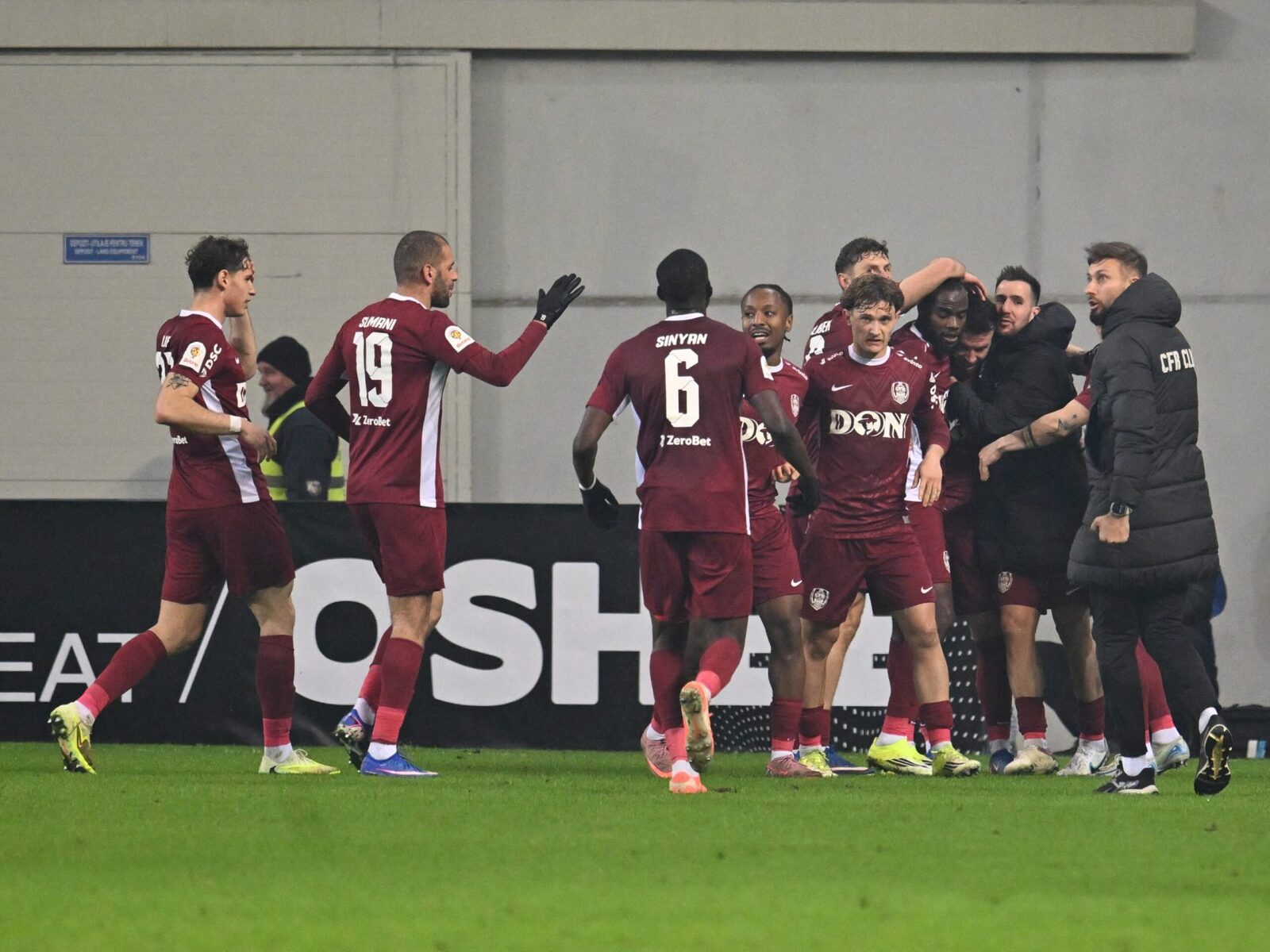 Varga, măsuri șocante la CFR Cluj: A dat afară antrenorul vedetă, pentru bani