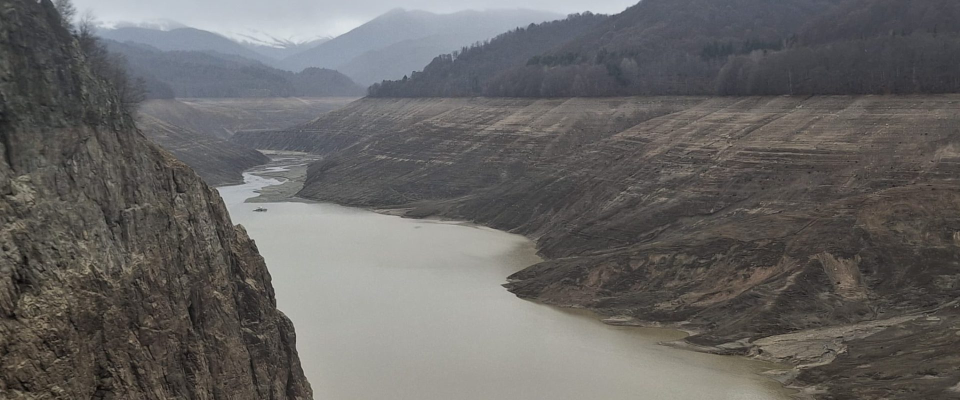 Vidrau: Lacul se reumple. Finalizarea, estimată pentru luna octombrie