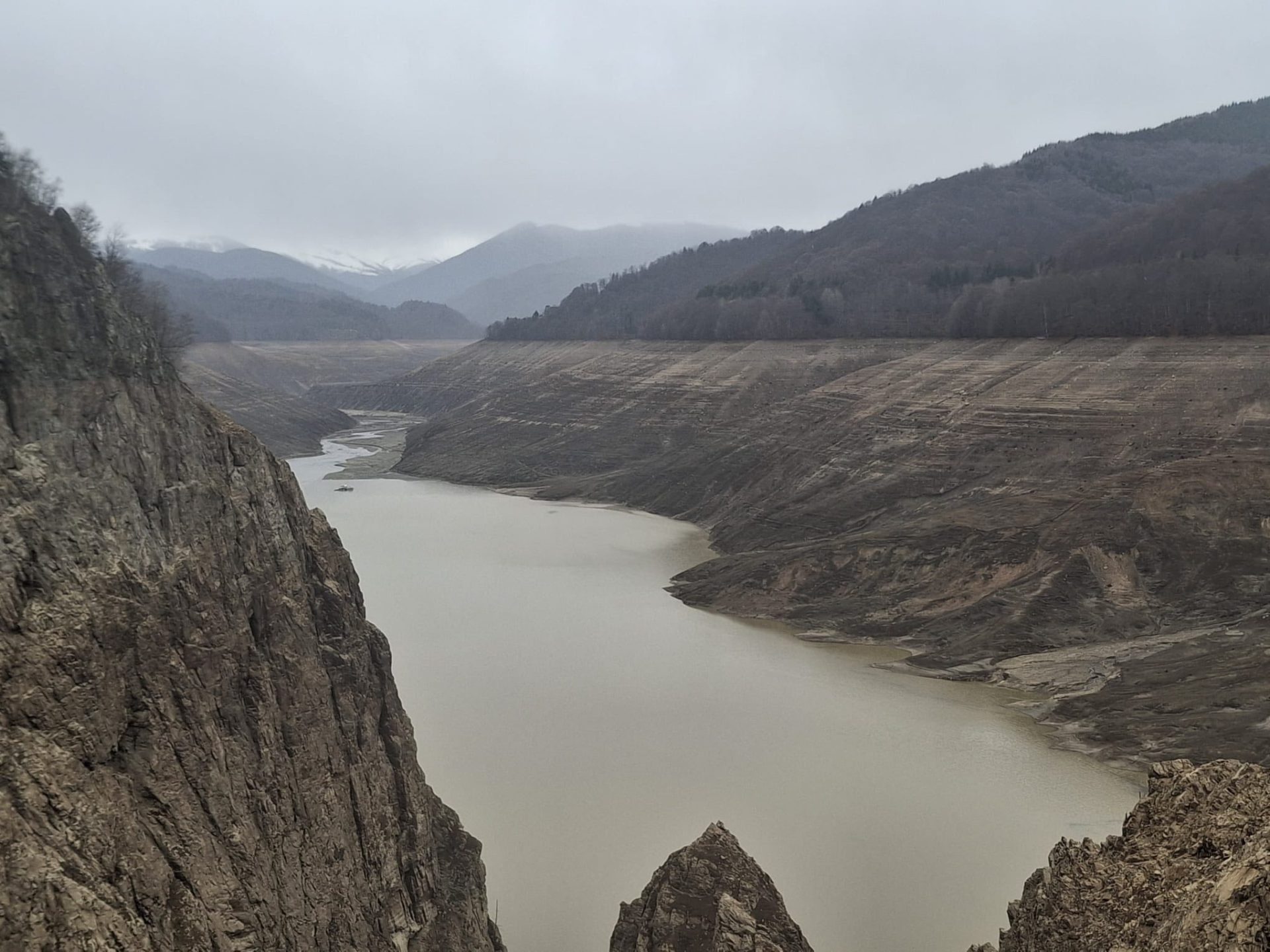 Vidrau: Lacul se reumple. Finalizarea, estimată pentru luna octombrie