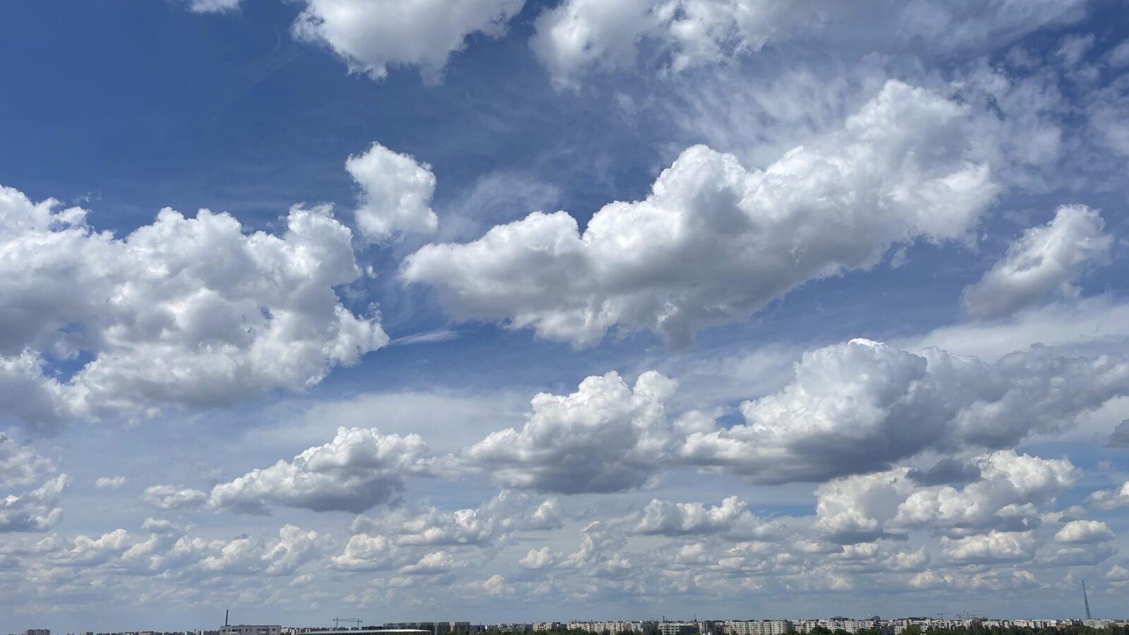 Vremea se încălzește la București: ANM anunță temperaturi mai mari în aprilie