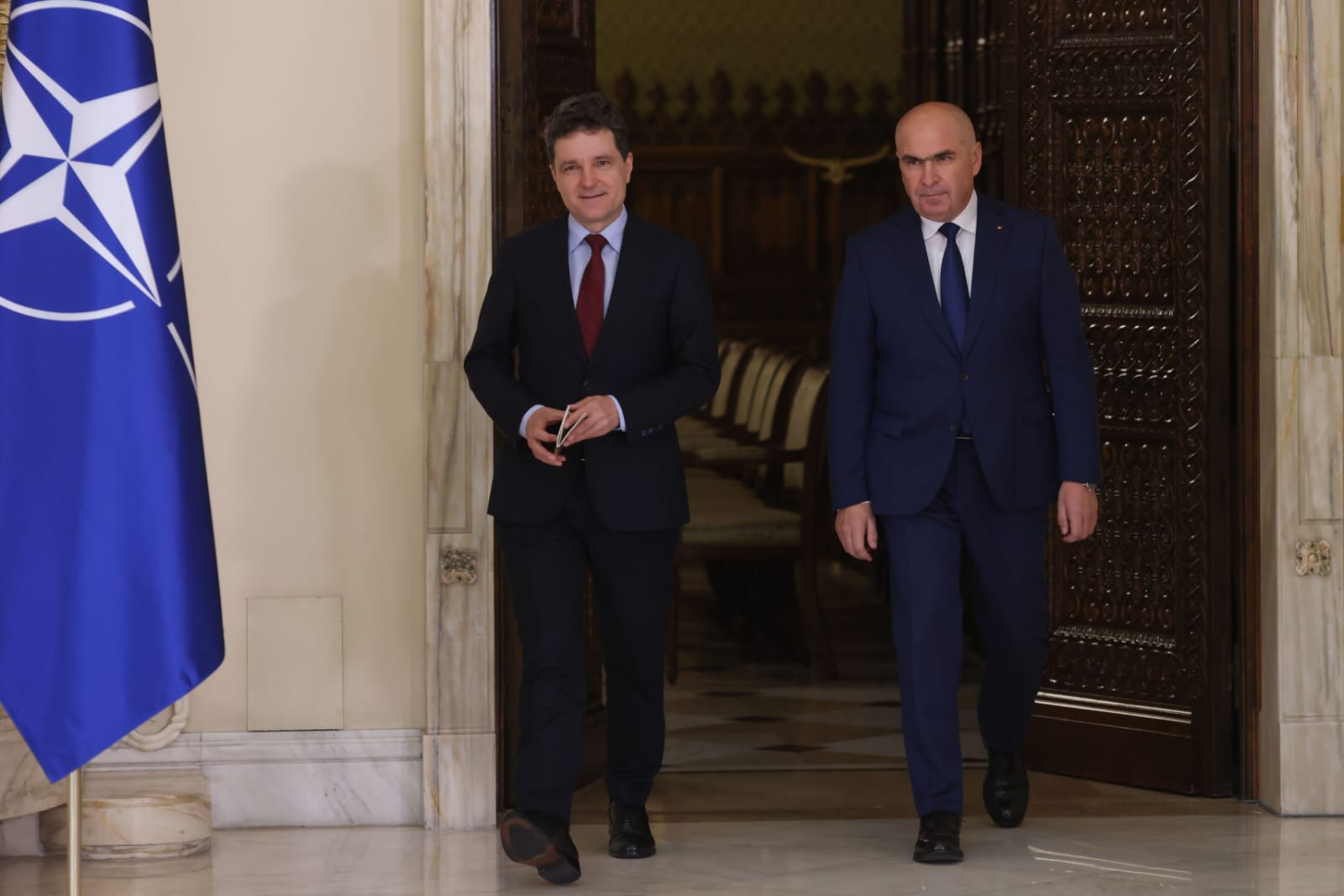 Dan, Bolojan și miniștrii, la masa negocierilor pentru combustibili: Ce se discută