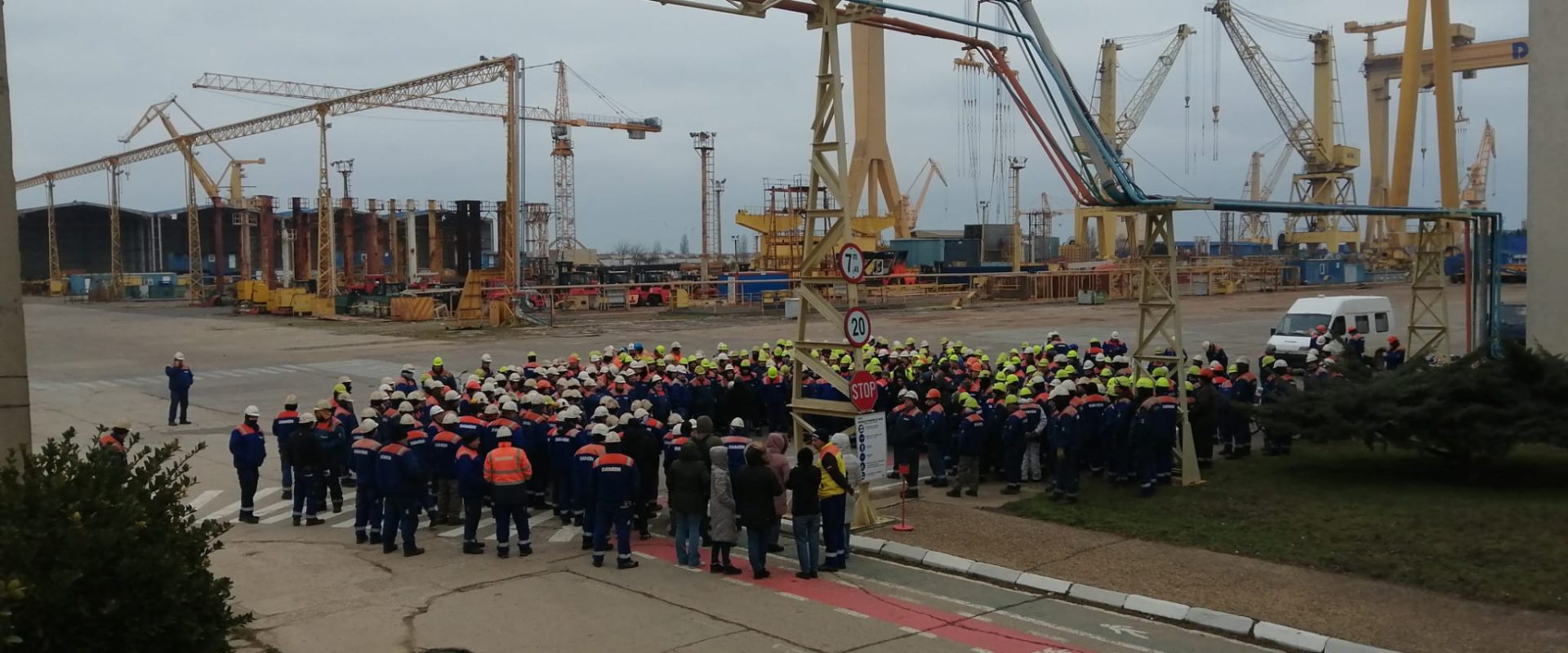 Guvernul plătește salariile restante la Damen Mangalia, Liberty Galați și Romaero!