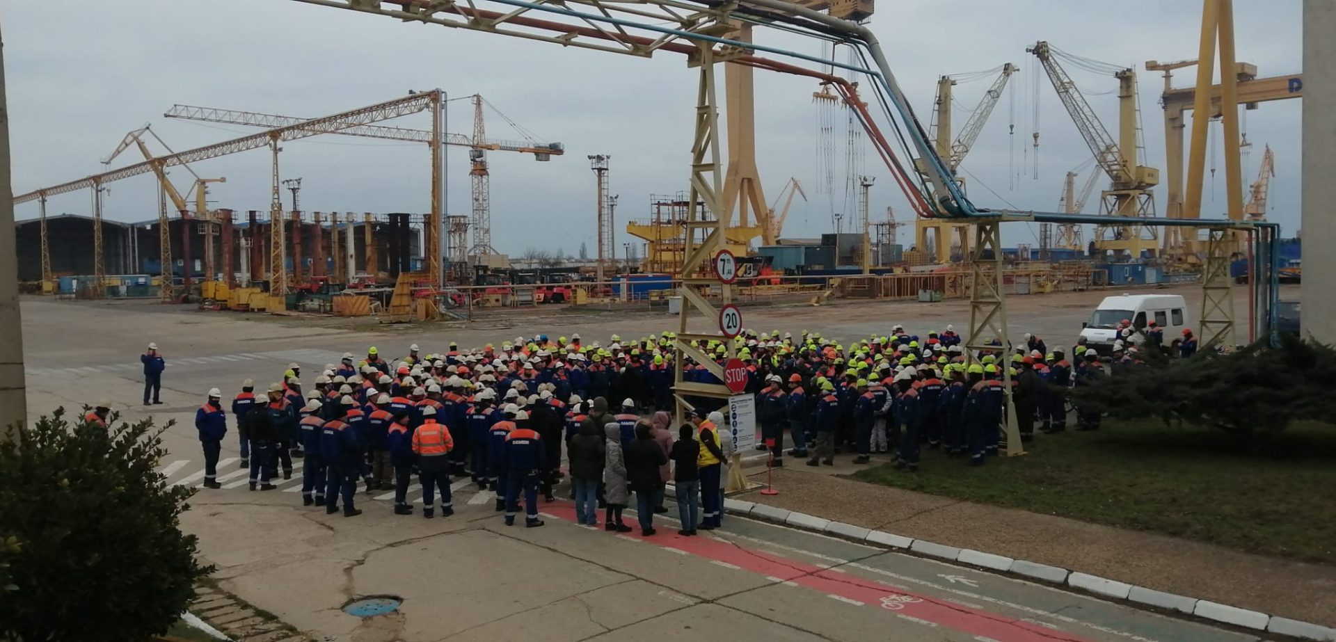 Guvernul plătește salariile restante la Damen Mangalia, Liberty Galați și Romaero!