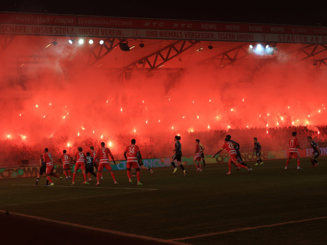 Bătaie de joc în Germania: Amendă record pentru un club după 200 de torțe