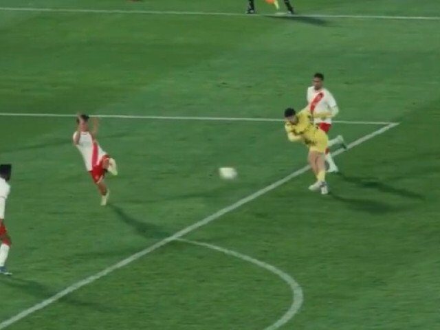Nebunie curată: Rabona de la distanță, direct pentru ”Puskas”