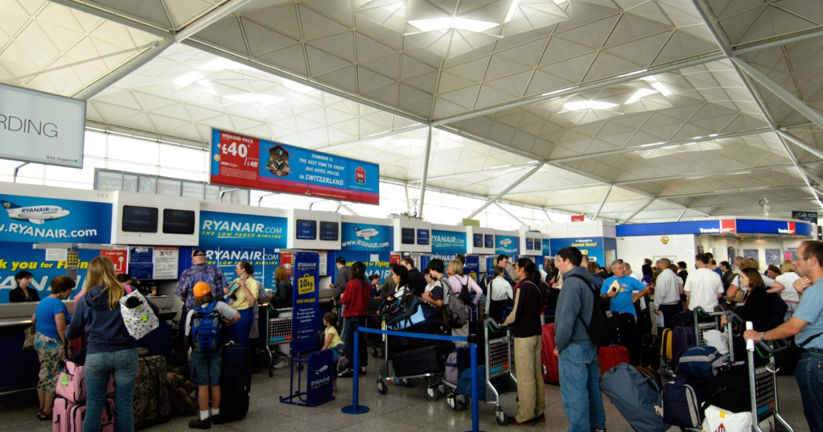 Ryanair taie din check-in: Pasagerii, atenție la noile reguli