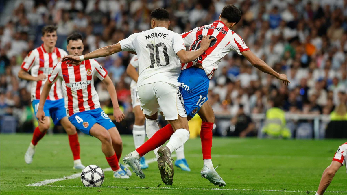 Penalti și pe Pământ, și pe Lună: Trump, lovitură grea pentru Europa?