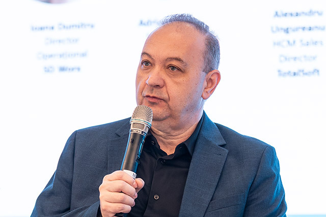 Productivitatea în era AI: Firmele scot mai mult cu aceeași forță de muncă