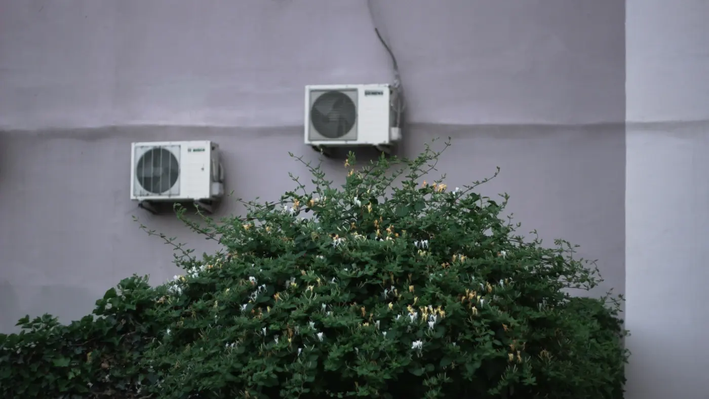 Blocuri sub asediu: Ce-ți poate face vecinul din cauza AC-ului