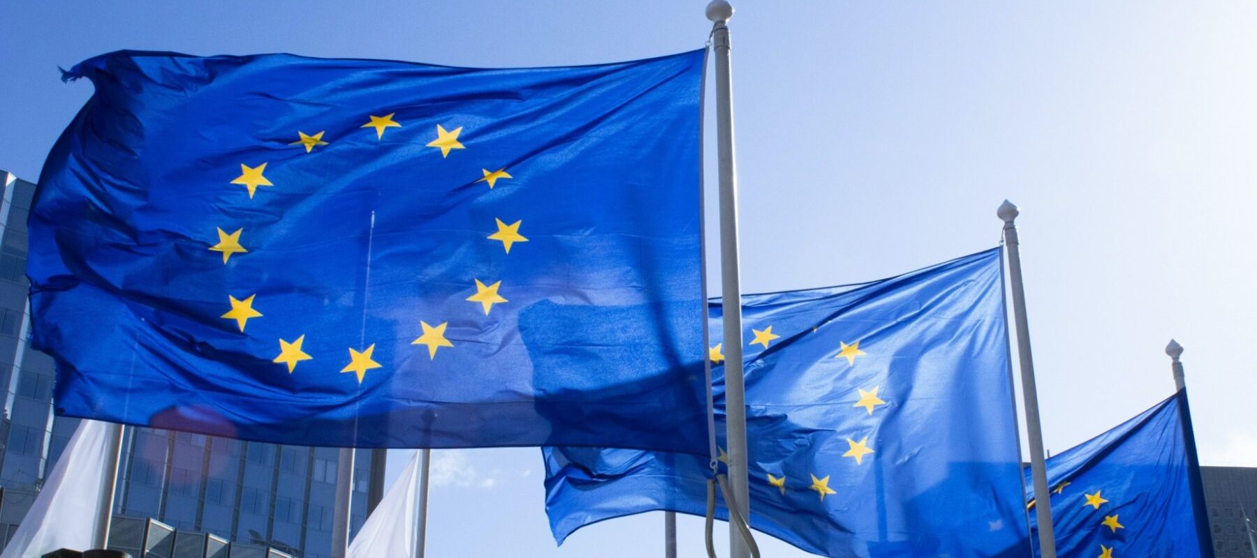 Centrii eurosceptici, în creștere în Europa: Comisia Europeană taie fondurile pro-UE