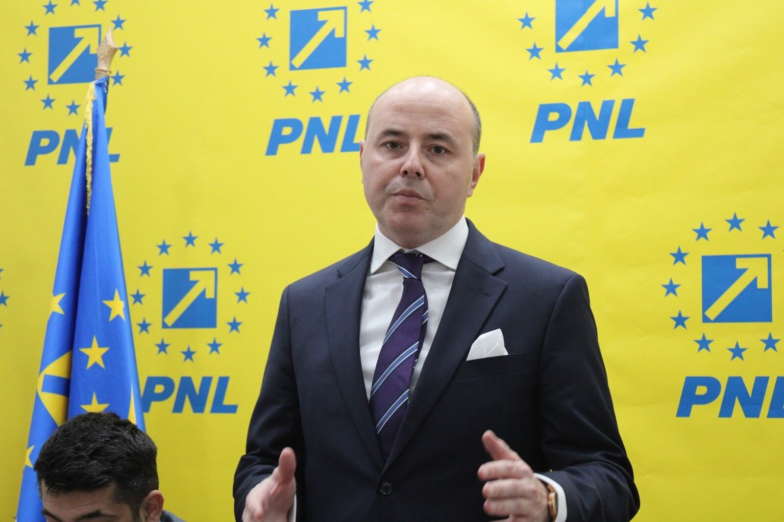 Muraru acuză PSD: Criză guvernamentală, cu sprijin suspect și mișcare politică nouă