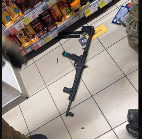 Un bărbat cu mitralieră, arestat la Kiev după ce a terorizat un cartier