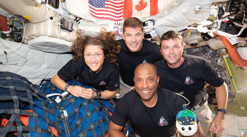 Orion a amerizat după zborul spre Lună: NASA jubilează, „misiune perfectă”