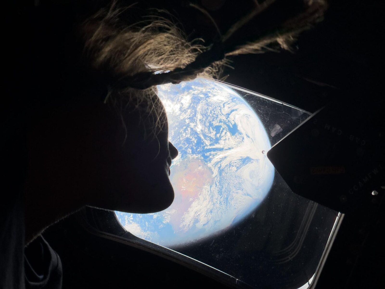 Astronauții artemis 2 au văzut pământul: Imagini uluitoare din jurul lunii