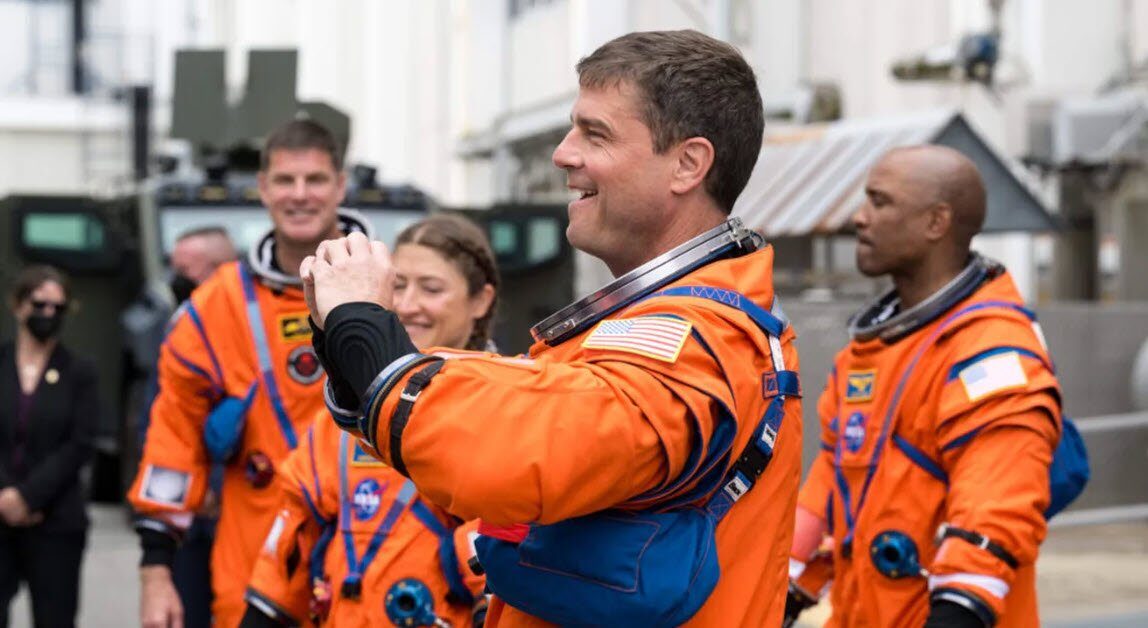 Bacon la bordul pentru luna: Cum a evoluat dieta astronauților în 50 de ani