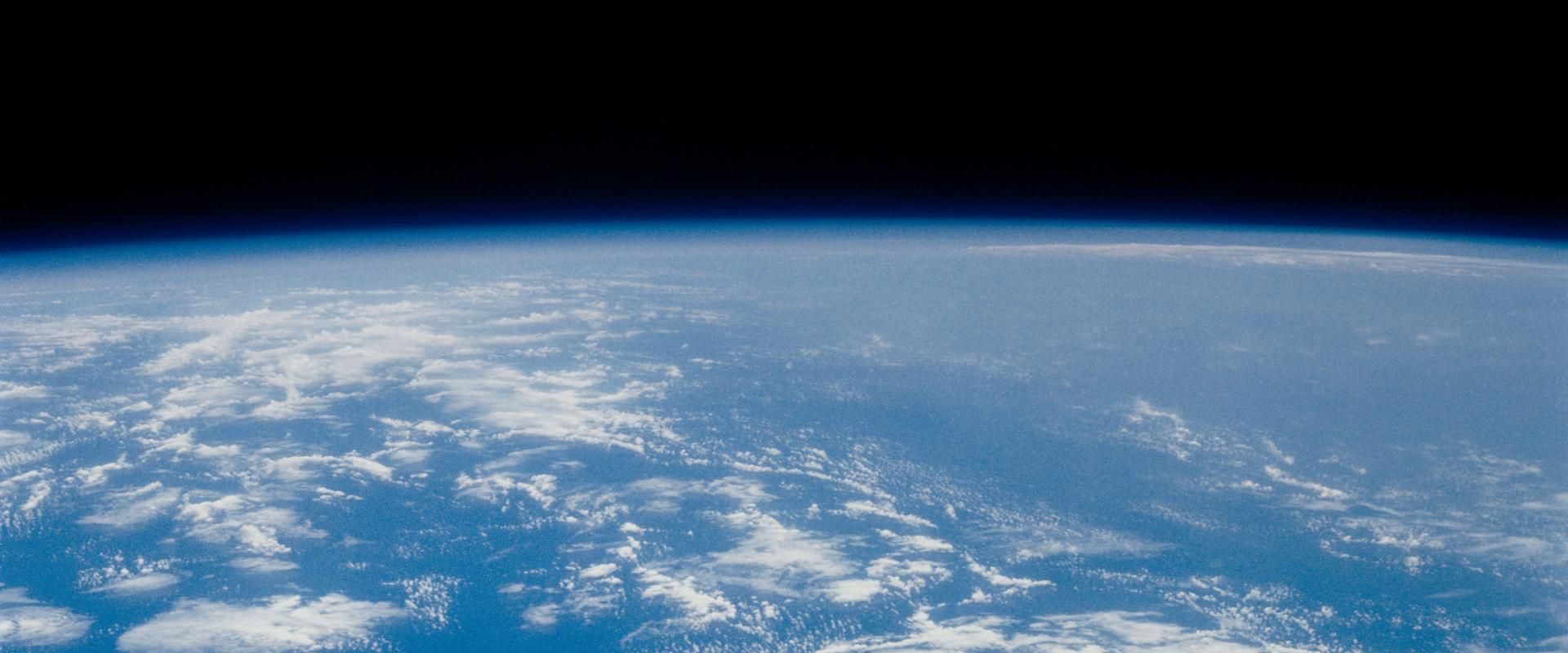 Înfricoșător în spațiu: Astronautul NASA, nelegat, prinde un satelit în 1984