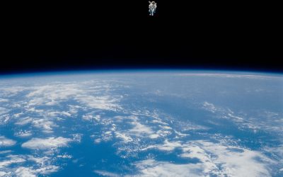 Înfricoșător în spațiu: Astronautul NASA, nelegat, prinde un satelit în 1984