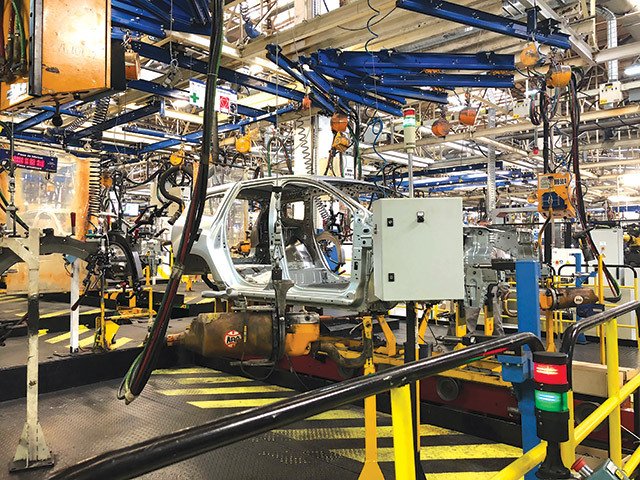 Ford Craiova, record istoric, în timp ce Dacia dă rateuri din cauza Turciei