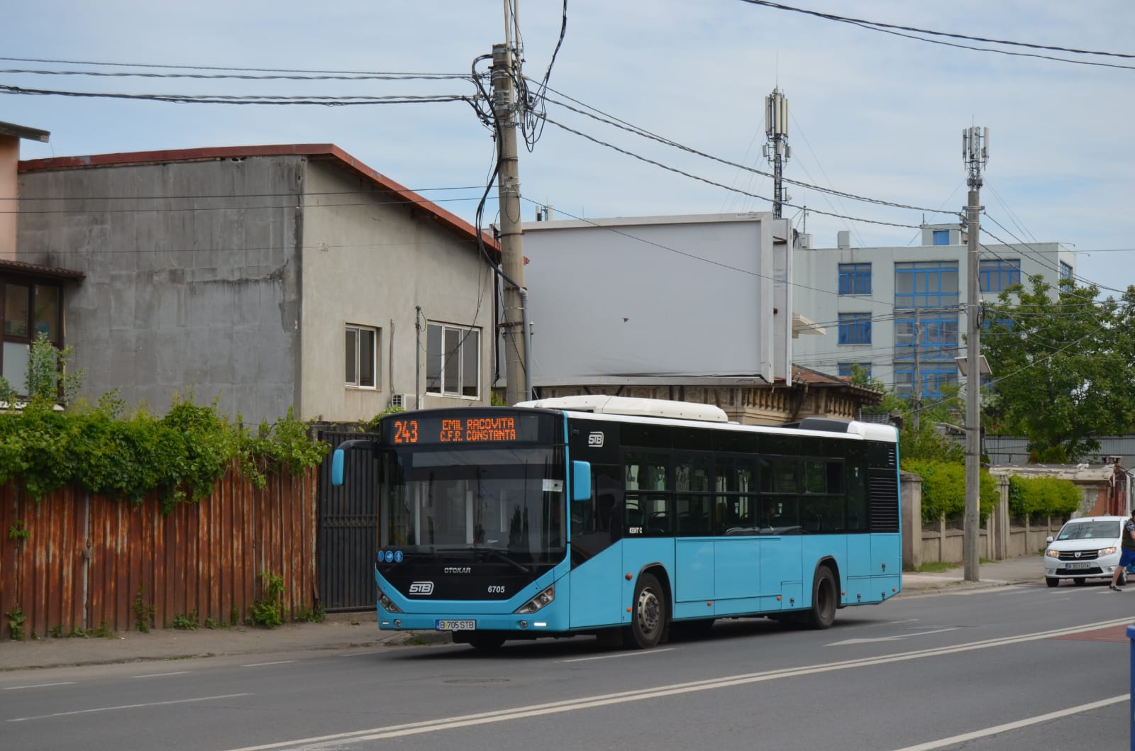 Autobuzele 102, 243 și N106, trasee schimbate în București, două nopți