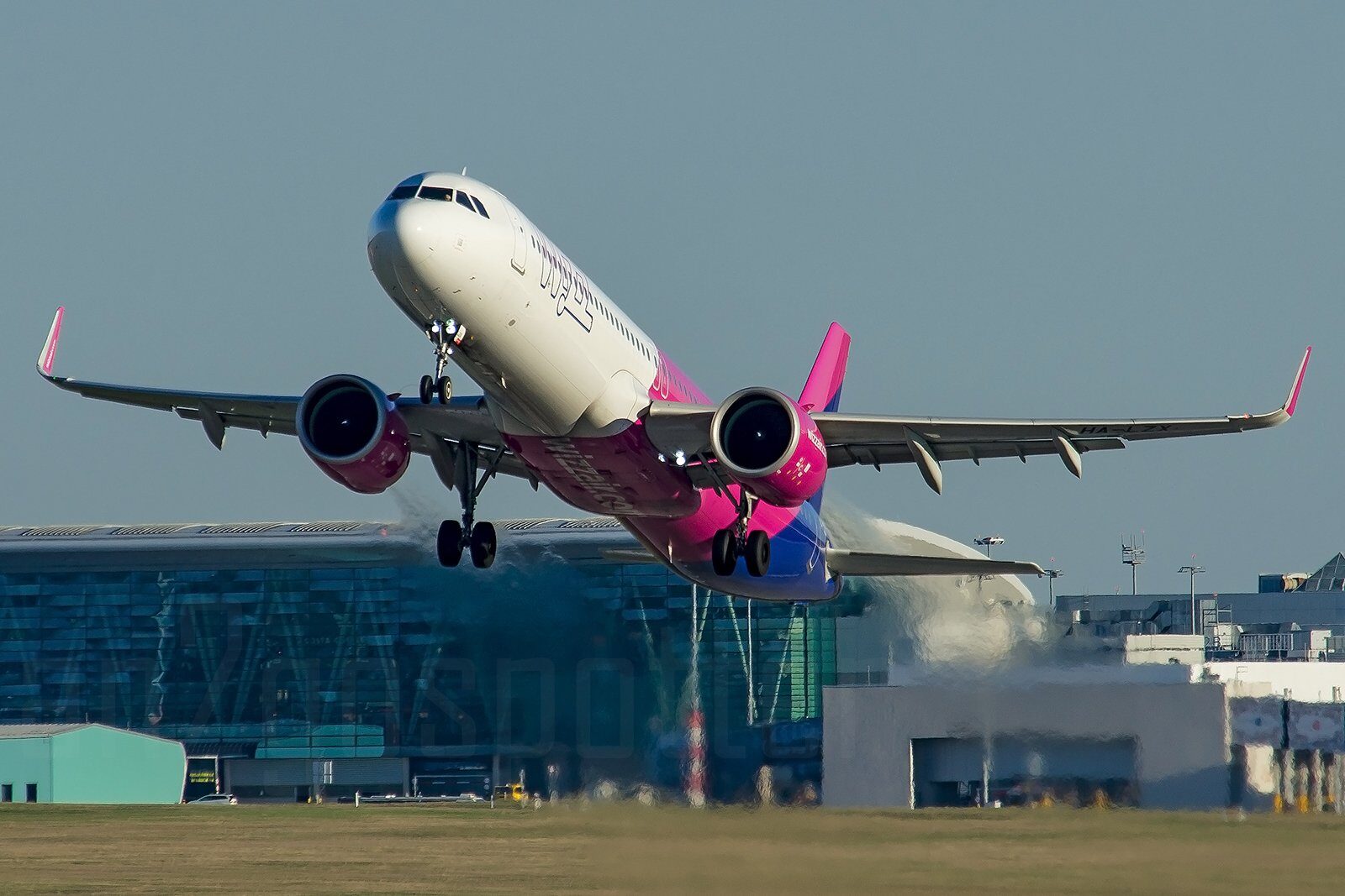Wizz Air dă lovitura: Zboruri noi din București spre Croația din iulie