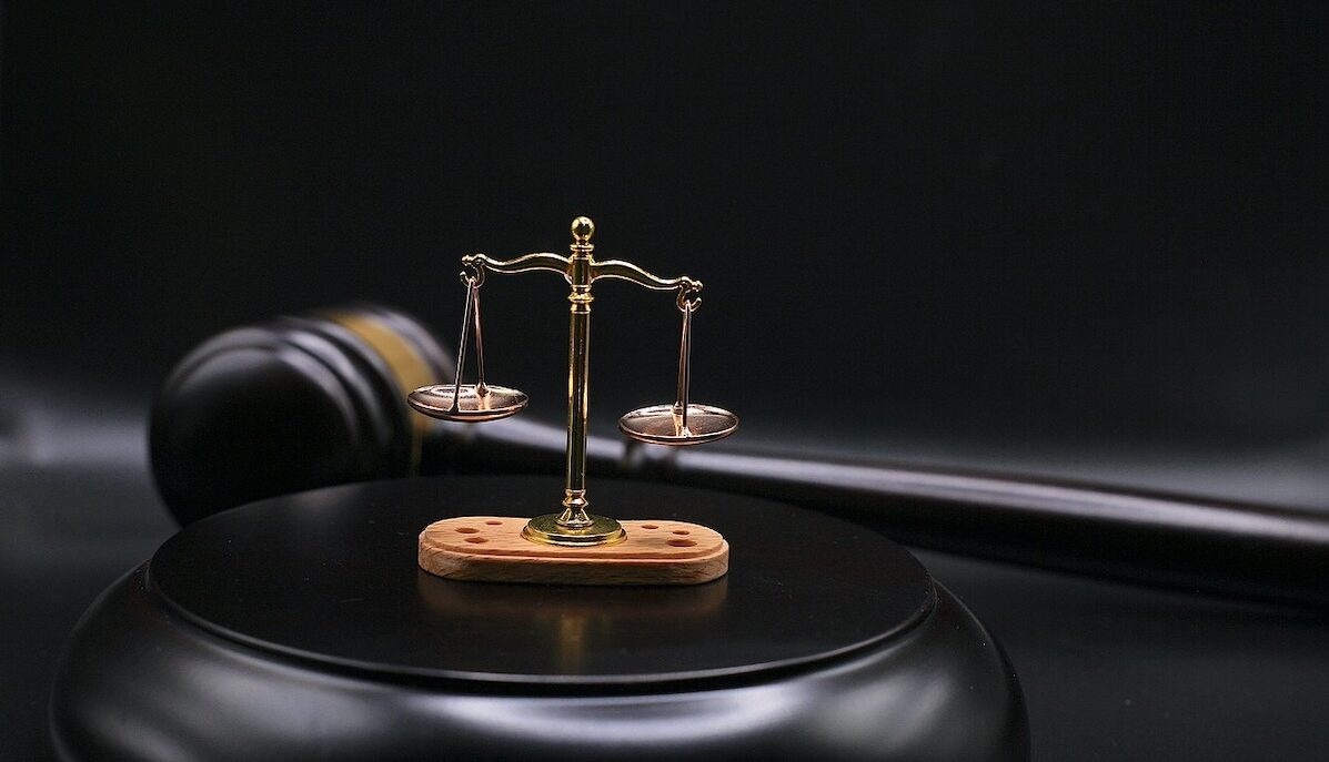 Ministerul Justiției modifică onorariile avocaților: Ce schimbări aduce