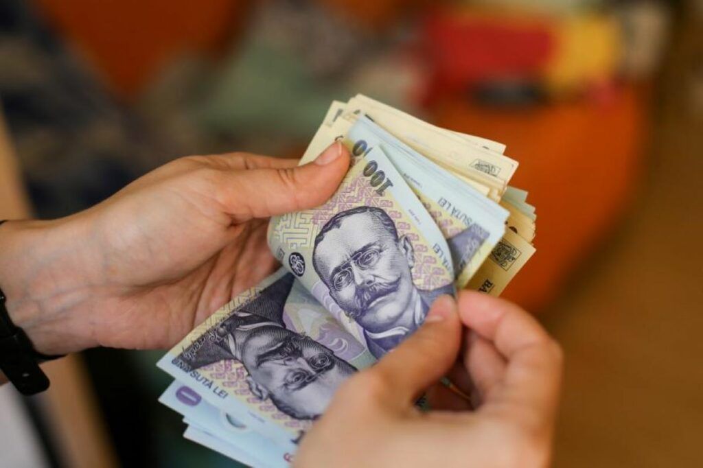 Meserii cu bani grei în România: Top 5 profesii bine plătite