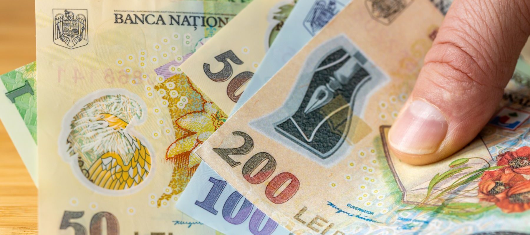 Pensii speciale: Câți români au încasat sume uriașe în februarie