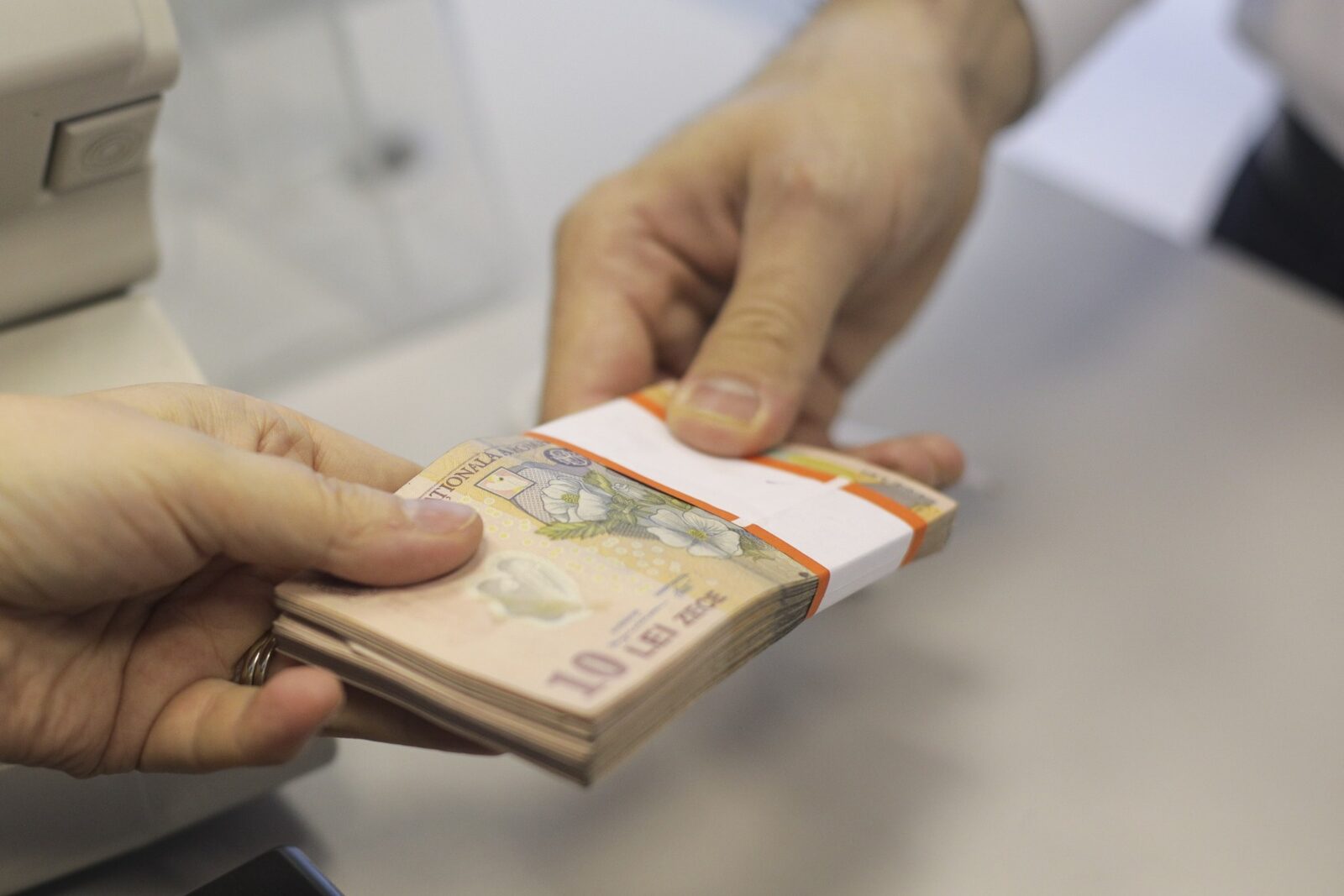 Salariul minim în agricultură, legat de cel brut pe țară: Anunțul Guvernului