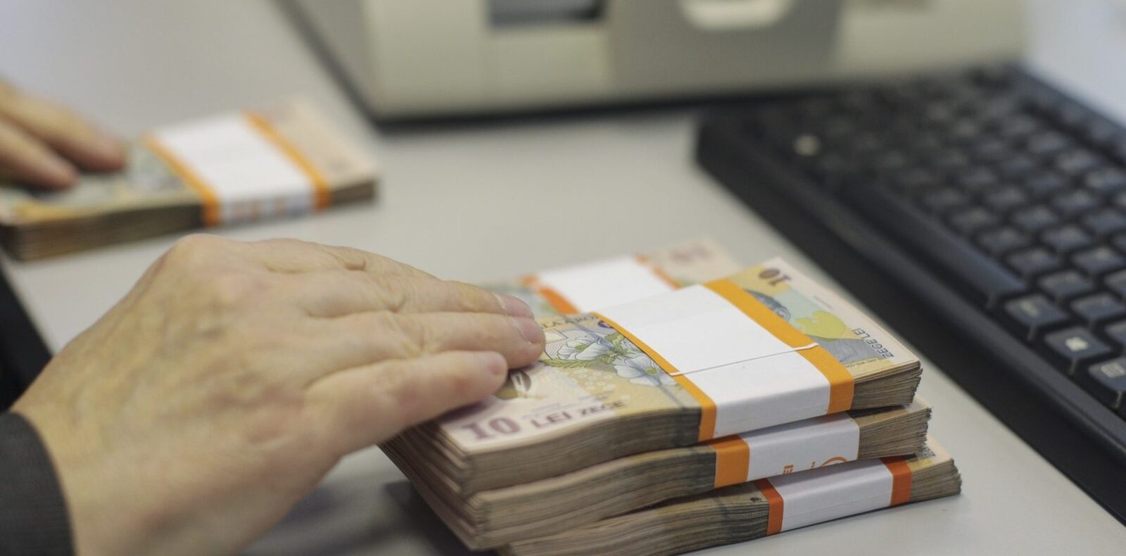 Guvernul majorează plafonul pentru împrumuturile locale: 3 miliarde lei