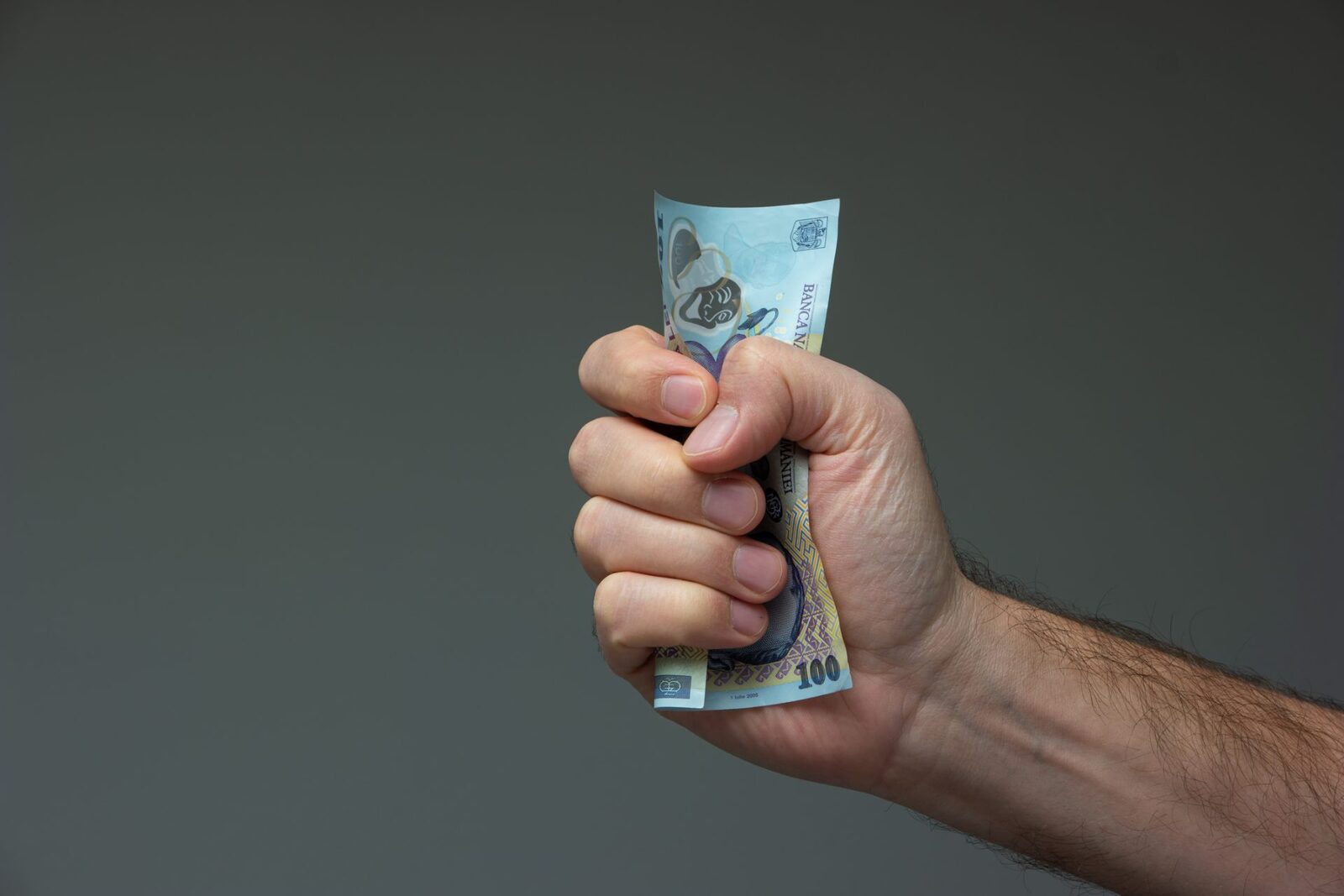 Lista „rușinii”: Cine și cu ce datorii intră pe lista debitorilor la stat