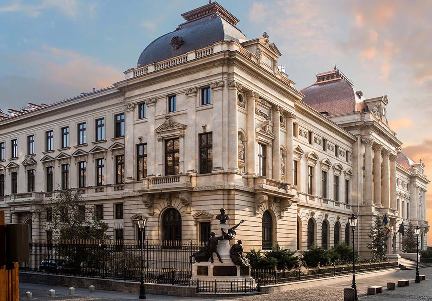 BNR: Mâine, decizie crucială. Dobânzile nu scad, dar creşterea e pe masă