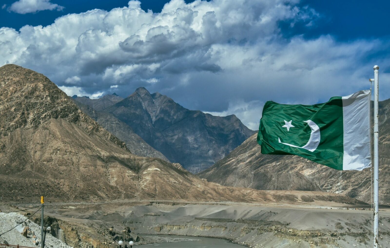 Pakistan: PANĂ de curent forțată, pentru a salva prețurile, pe fondul crizei din Orientul Mijlociu