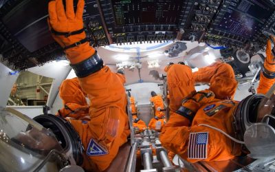 Reintrare spectaculoasă: Capsula lovește atmosfera Pământului