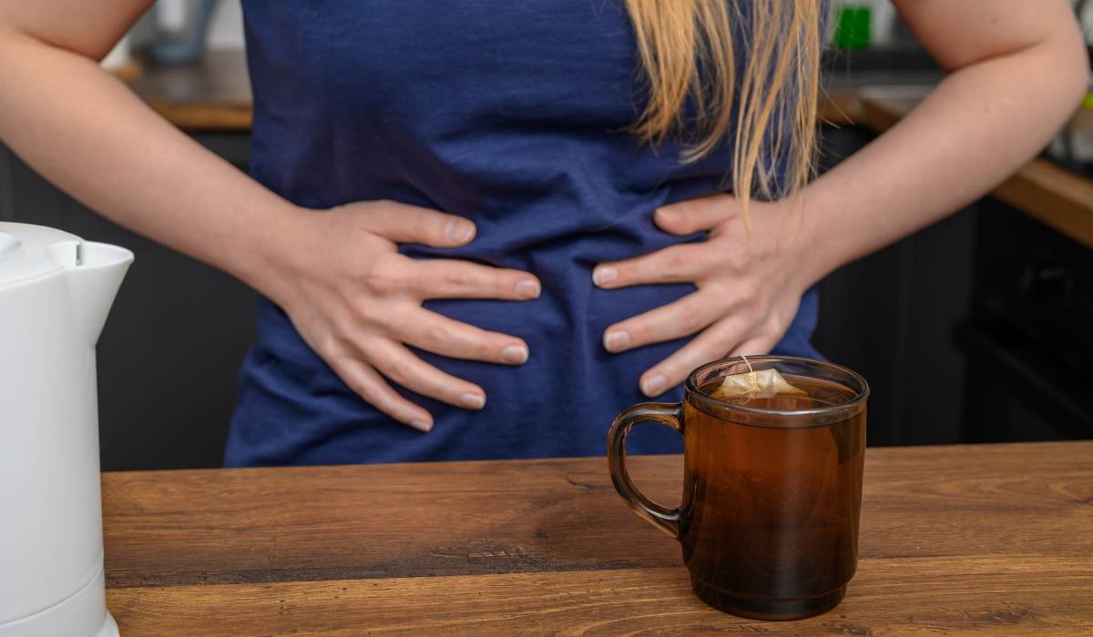 Ceaiuri salvatoare după masa de Paște: Ajutor natural pentru indigestie, diaree și constipație