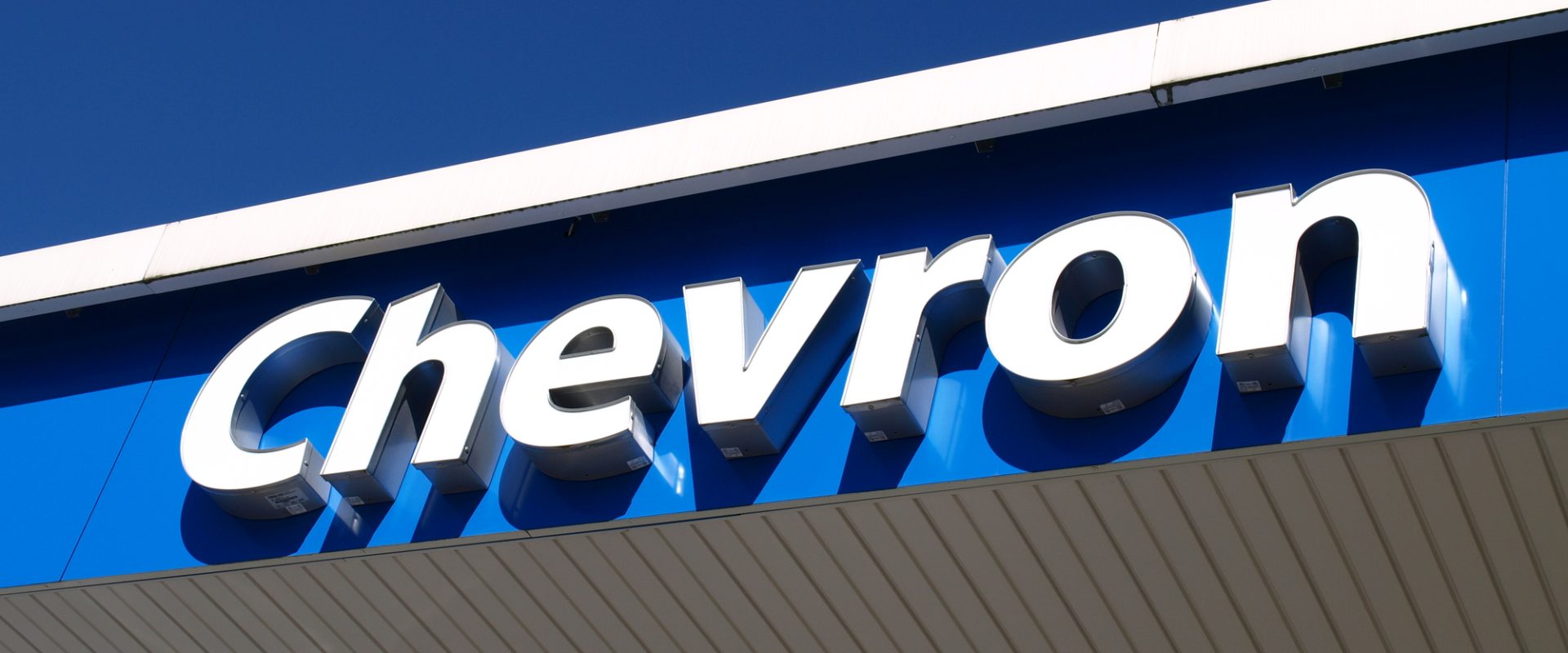 Investitorii fug de software: Aurul negru și mineralele rare, noile pariuri