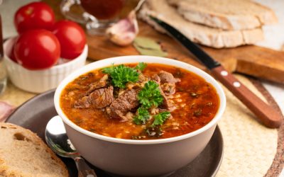 Ciorbă de miel ca la mama acasă: Rețeta tradițională, pas cu pas, pentru un gust desăvârșit