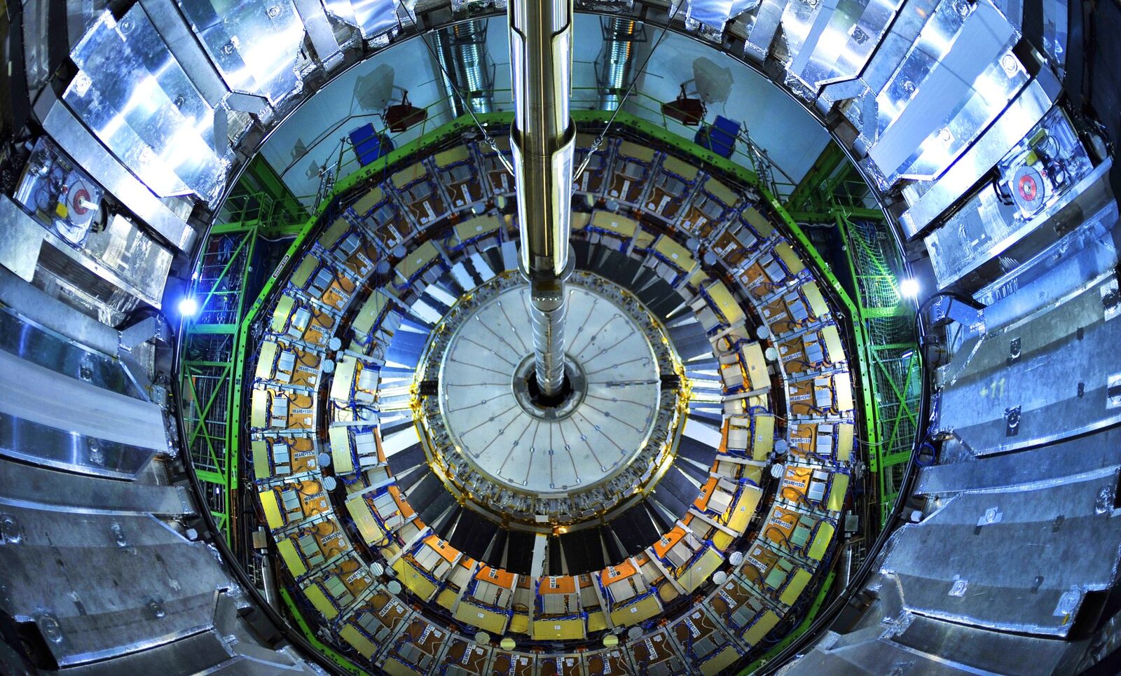 Cel mai mare accelerator dezvăluie materia primordială de după Big Bang