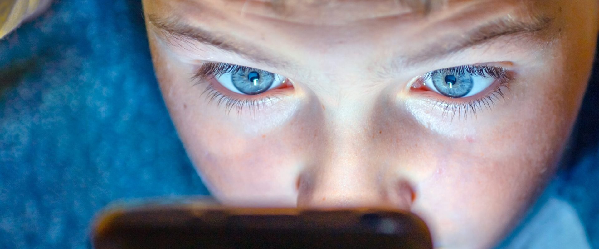 Noua prăpastie digitală: Copiii, experți în AI, părinții, depășiți