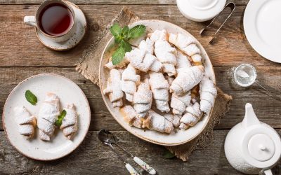 Rețeta secretă de cornulețe cu cremă de brânză: Un deliciu!