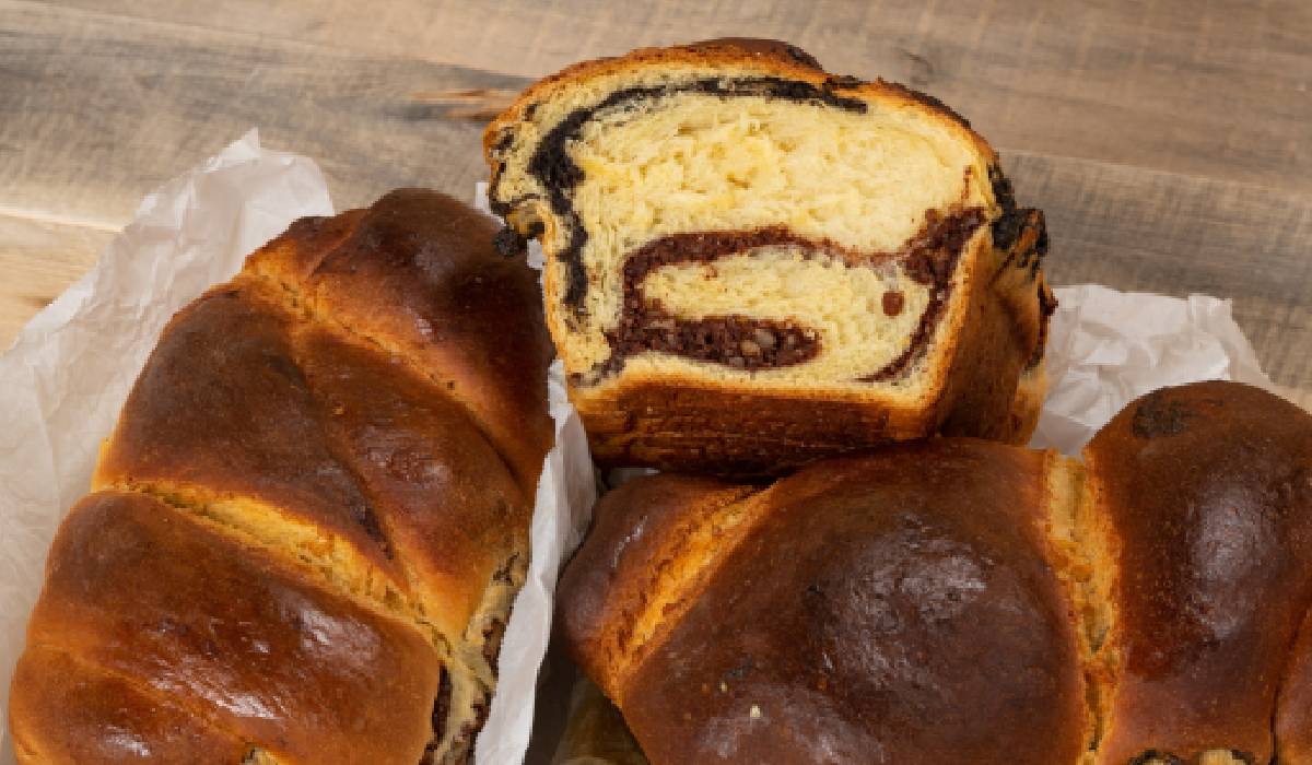 Cozonacul, dușmanul siluetei? Ce face în corpul tău, de fapt