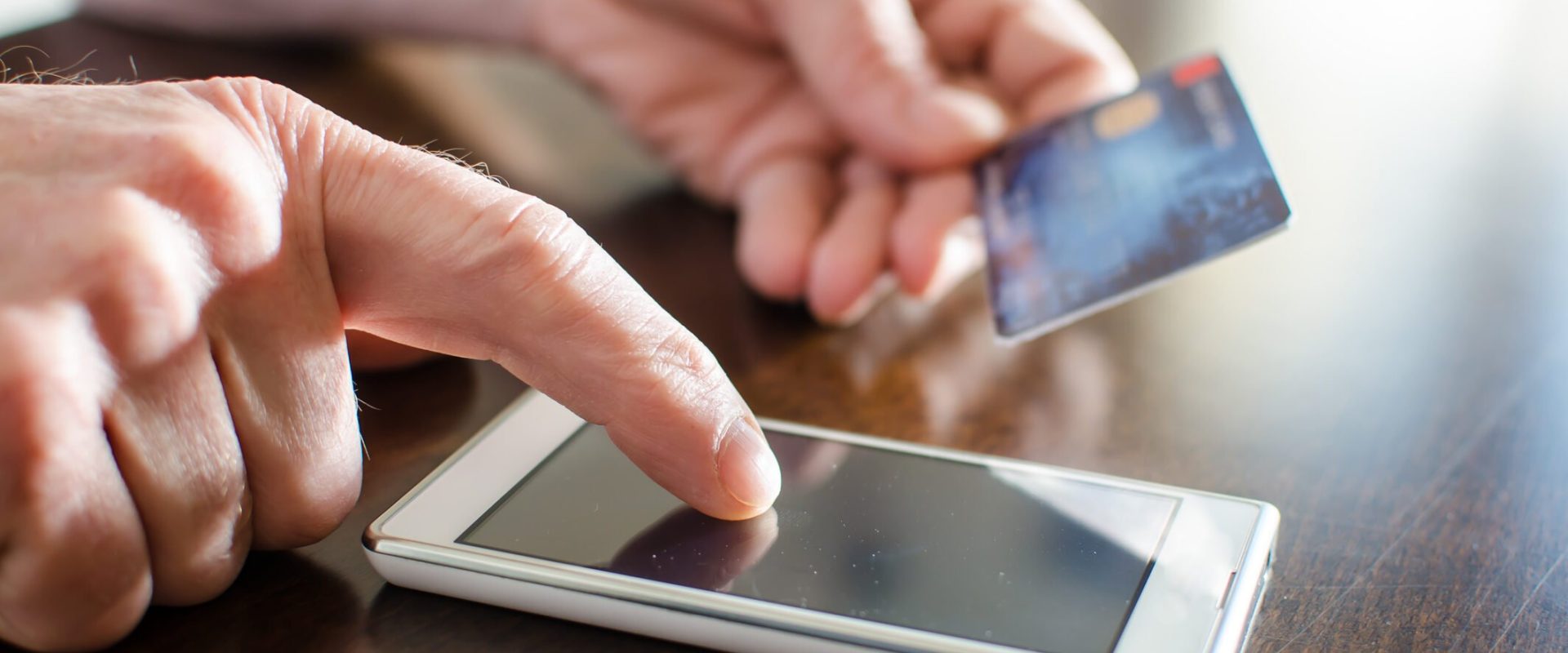 Fraude online, pericol major de paște: Autoritățile, avertisment crucial