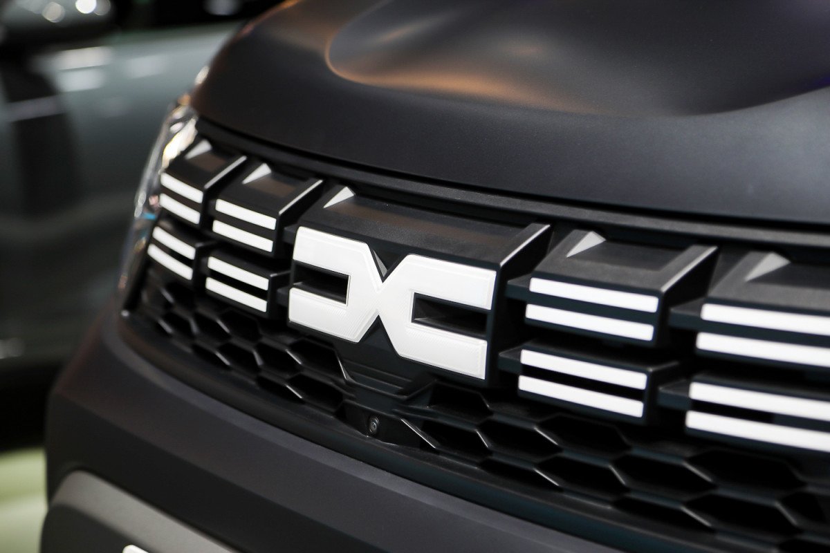 SUV-ul românesc cucerește: Interiorul îmbină tehnologia cu rafinamentul